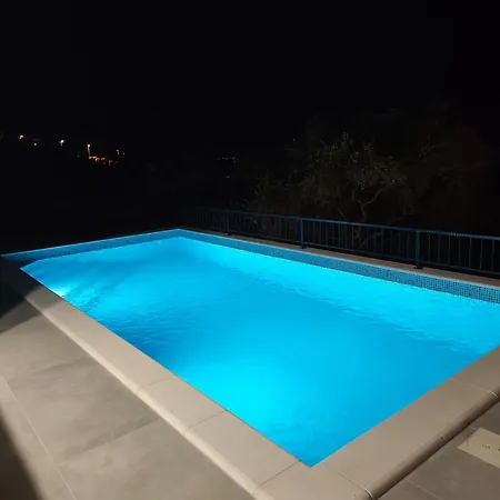 Megan * Kučine